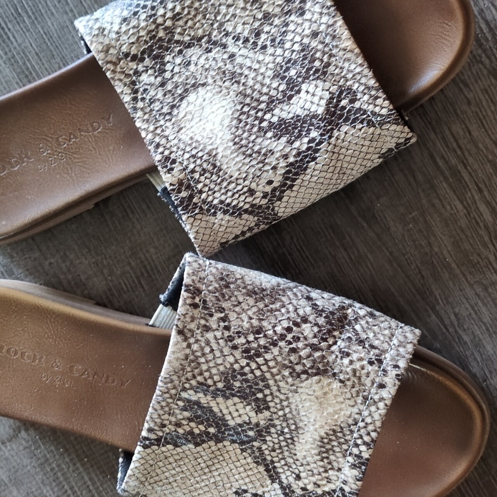 Sandals - Picture 2 of 4